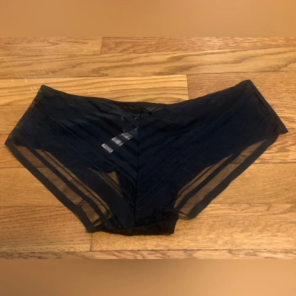 NWT Victoria's Secret black high-Leg cheeky panties, Womens size large
